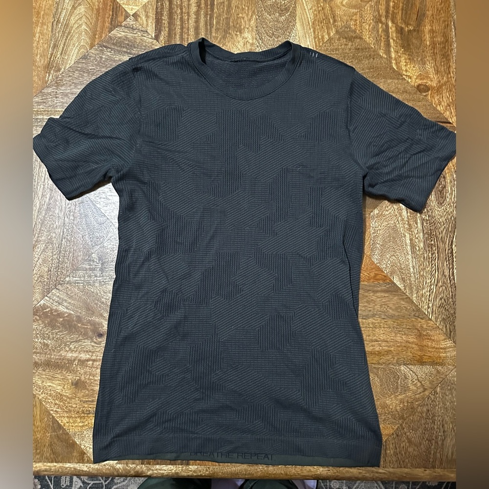 Lululemon Athletica Black Short Sleeve Tee